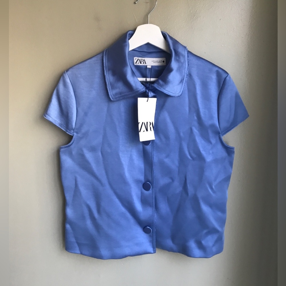 NWT! ZARA Satin Blue Button Down Shirt with Notched Collar Size: M